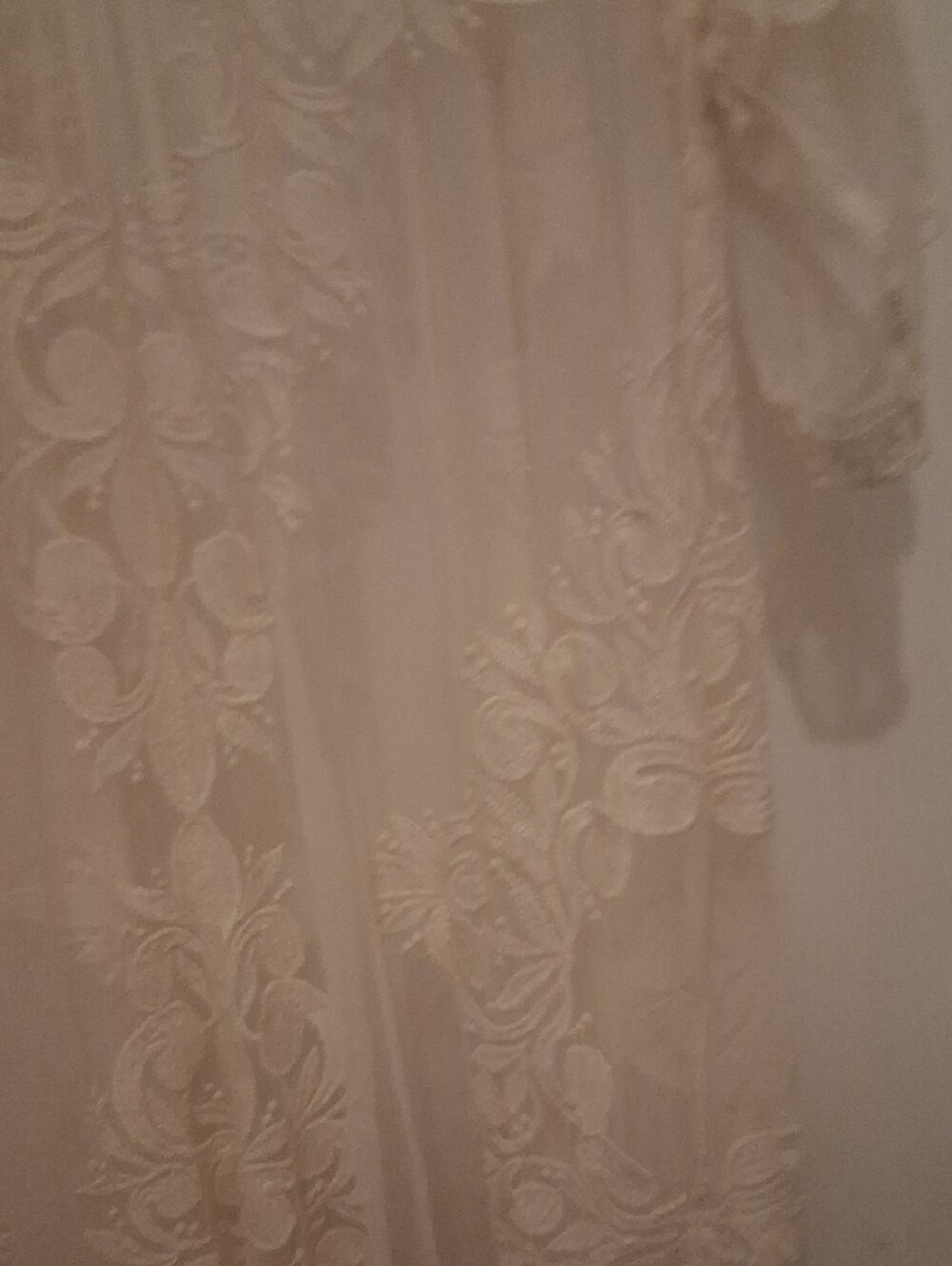 Sheer Lace Kimono Cream - Lightweight .can be worn as a jacket or cover up - Picture 5 of 5